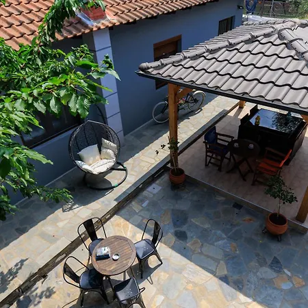 Katerina & Guest house *